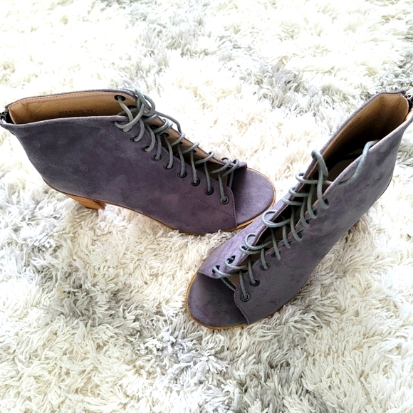 Catherine Malandrino  Jerzinie Suede Lace Up Booties Size 7.5 - Picture 2 of 10